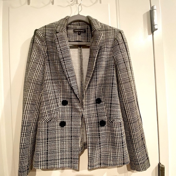 Black and white blazer. Very soft fabric. Fitted blazer. Small size. Brand new - Picture 1 of 10